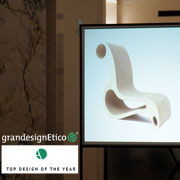 Giorgio Caporaso riceve il premio Top Design of the Year per il sistema X2Chair