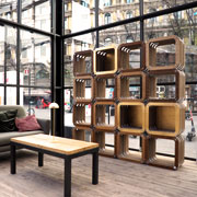 More Light: libreria in cartone con finiture in foglia oro di Lessmore progettata da Giorgio Caporaso per Privitera Eventi. Milano Piazza Castello. DDN Phutura | Milano Design Week 2019