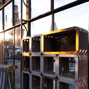 More Light: libreria componibile in cartone riciclabile al 100%. Edizione speciale in foglia oro Milano Design Week 2019. Designer Giorgio Caporaso per Lessmore
