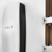 Sistema espositivo per batteria Tesla - design Giorgio caporaso by Lessmore per Elmec Solar